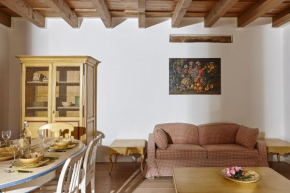 Гостиница ALTIDO Charm house with terrace in the Como centre  Комо